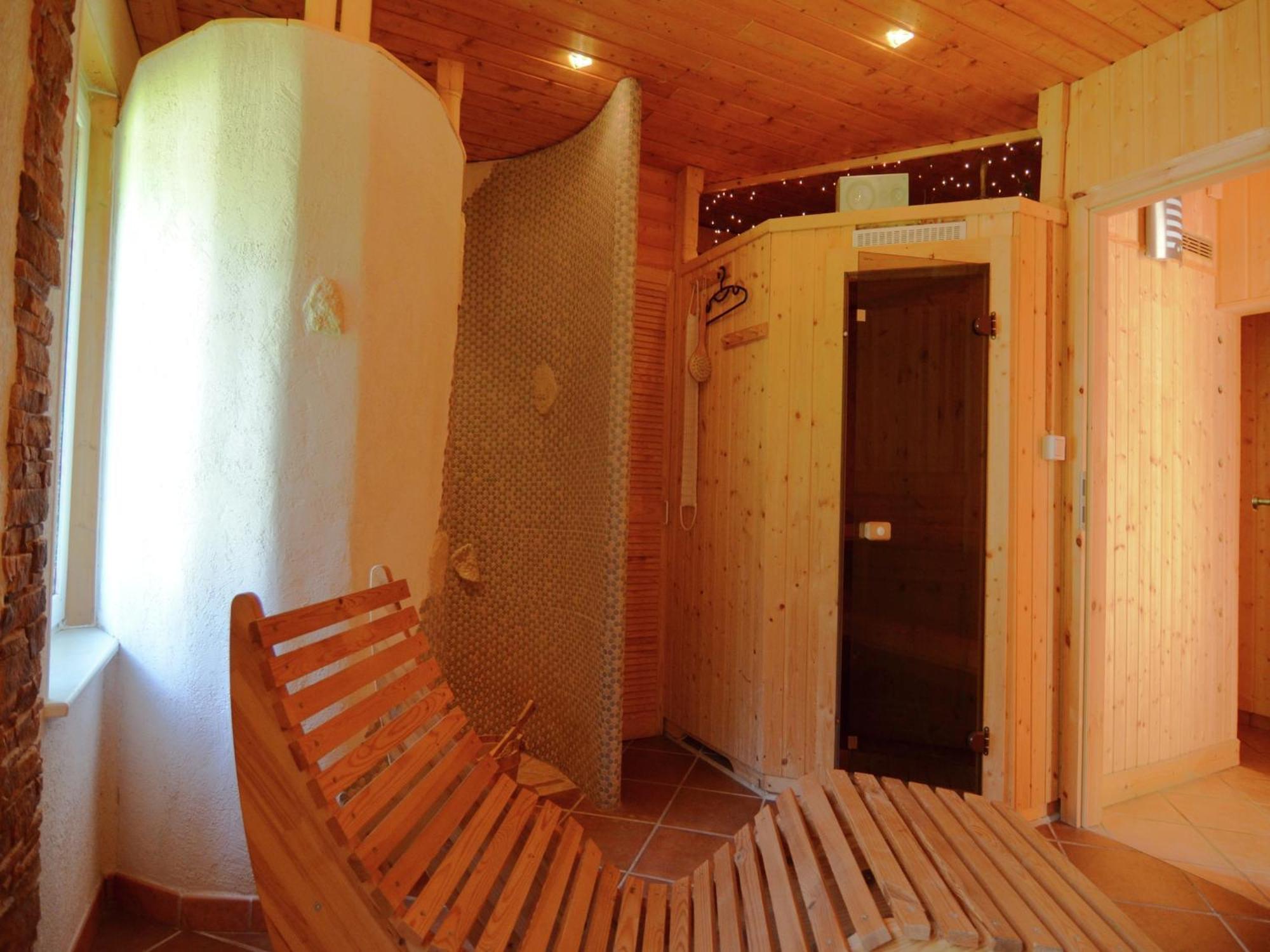 Cosy Apartment With Covered Porch フィンスターベルゲン エクステリア 写真